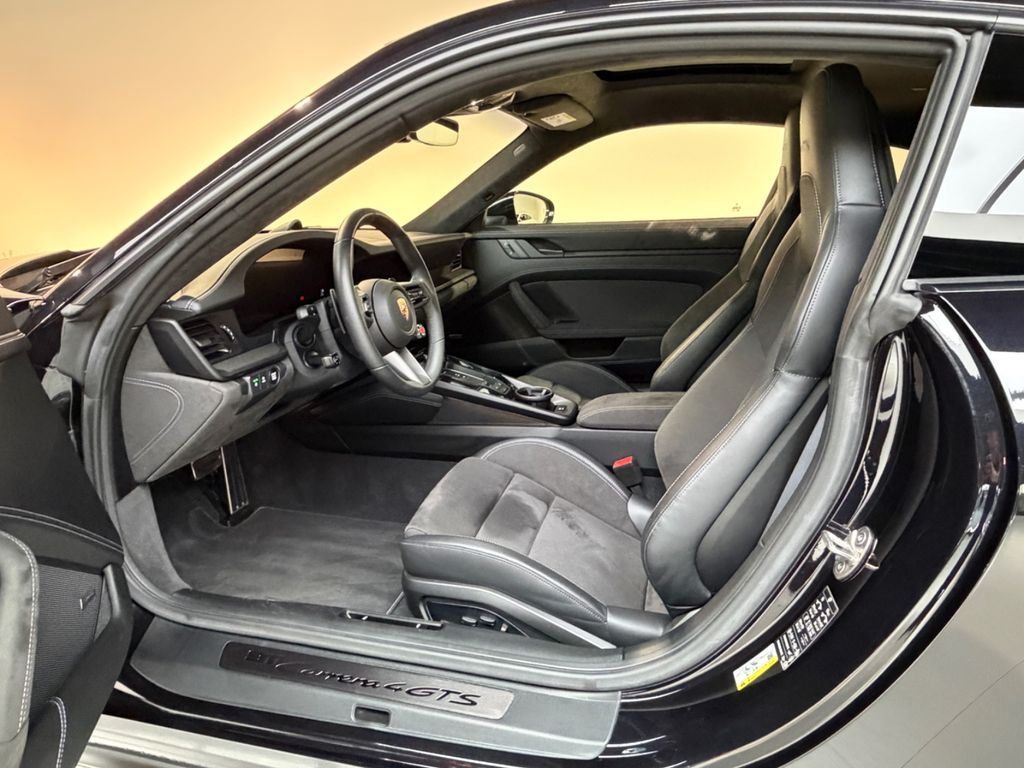 Porsche 992 2025