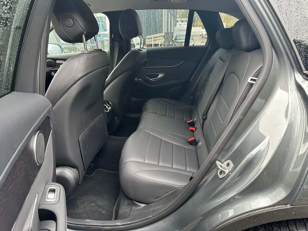 Mercedes-Benz GLC 300 2022