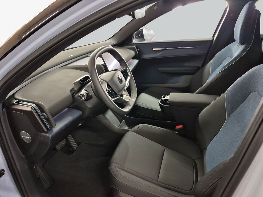 Volvo EX30 2025