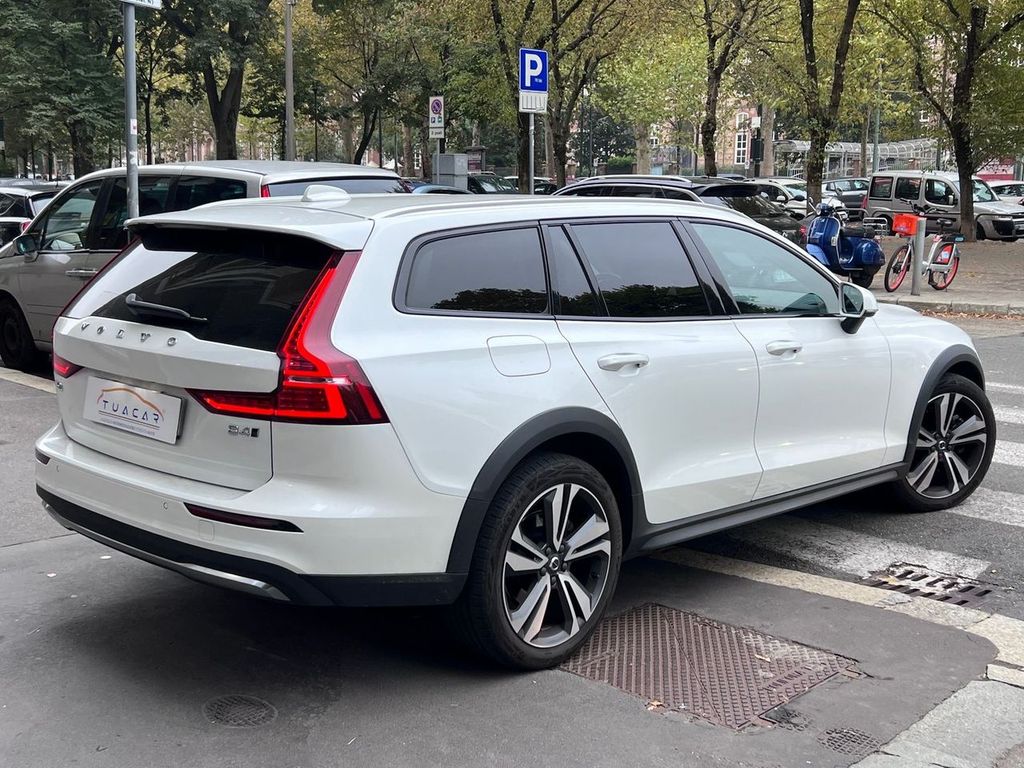 Volvo V60 2024
