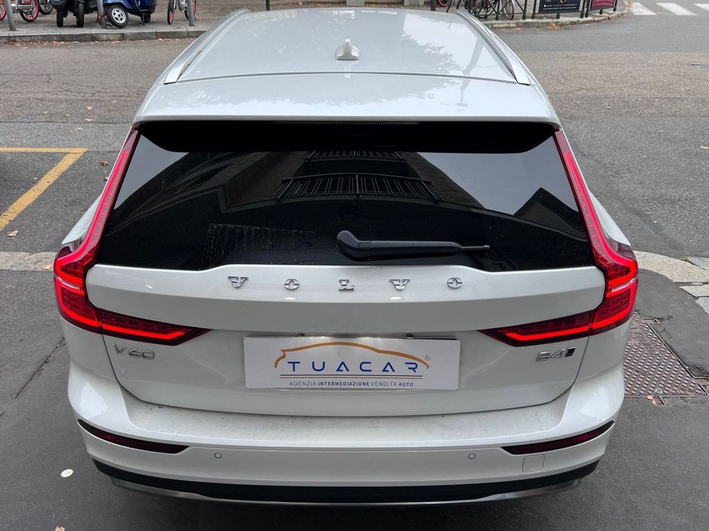 Volvo V60 2024