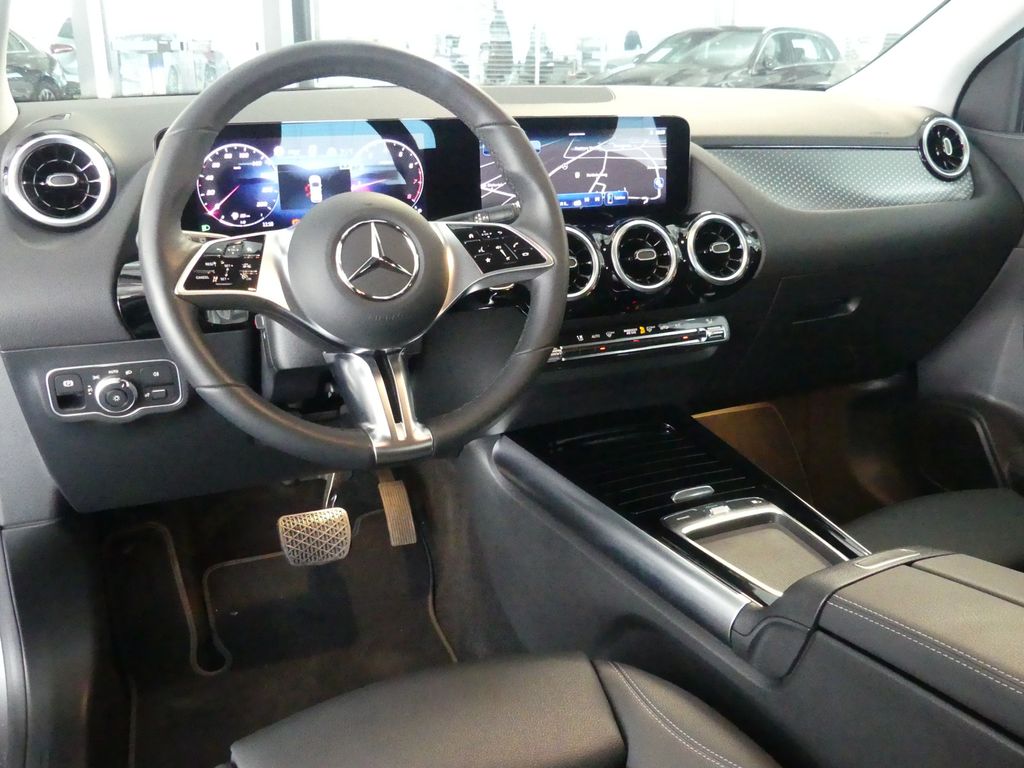 Mercedes-Benz GLA 200 2024