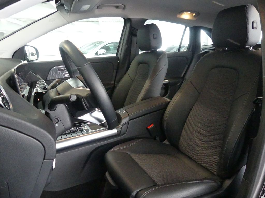 Mercedes-Benz GLA 200 2024