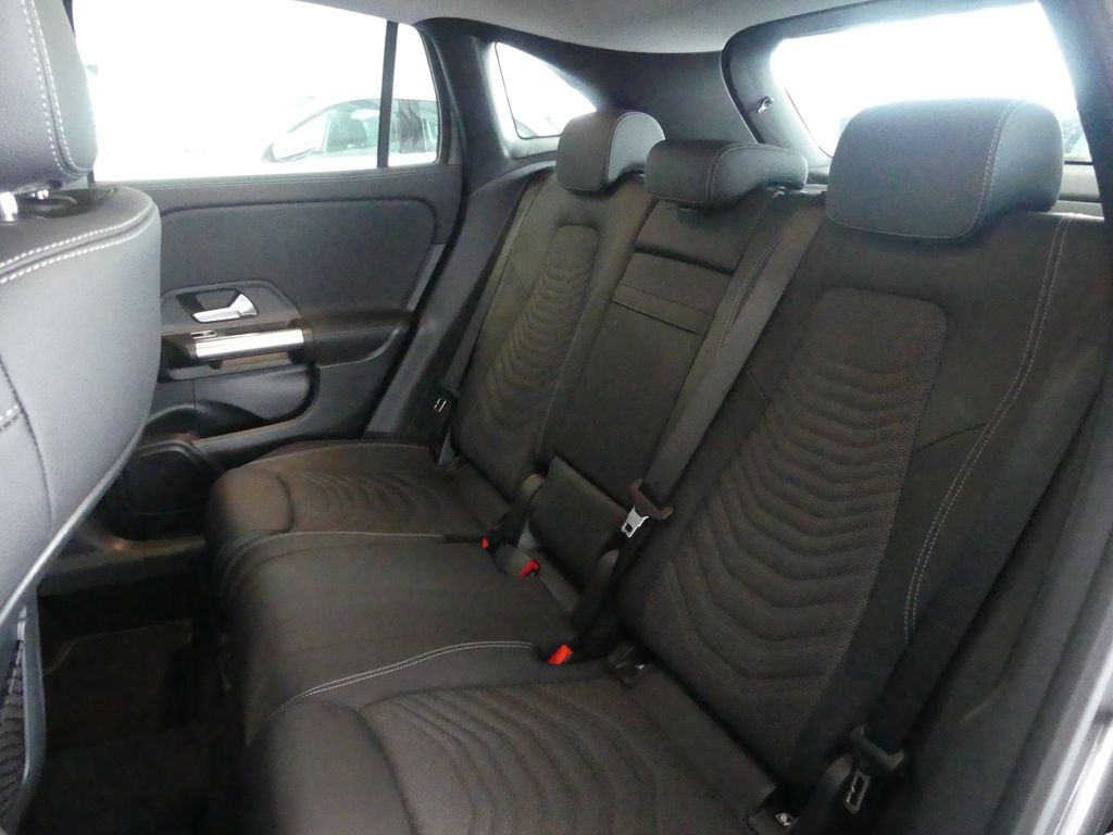 Mercedes-Benz GLA 200 2024