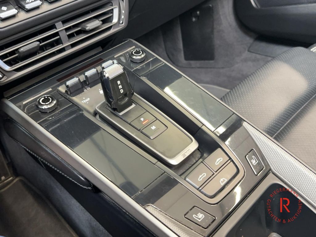 Porsche 992 2021