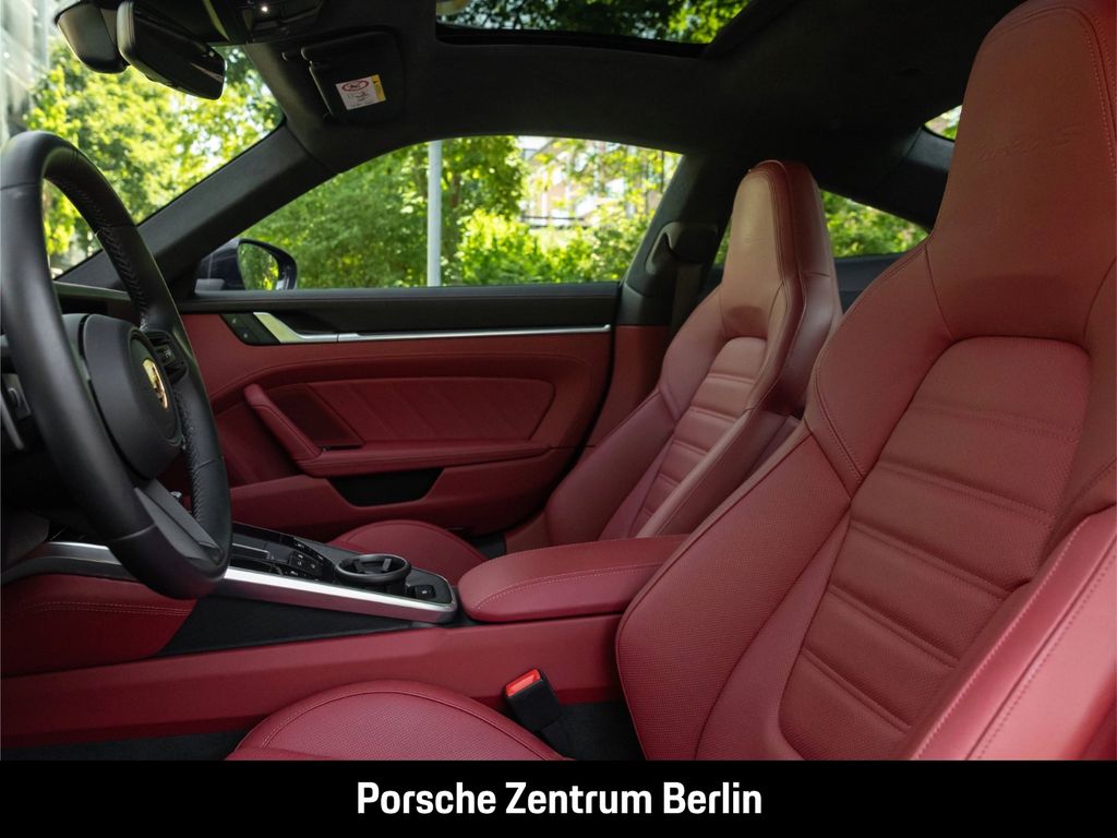 Porsche 992 2023