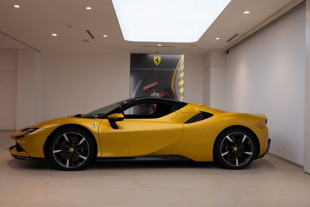 Ferrari SF90 2025