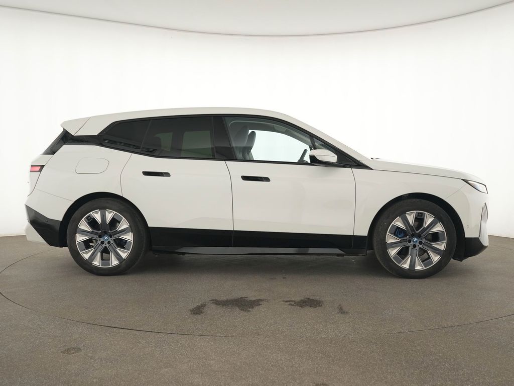 BMW iX 2023