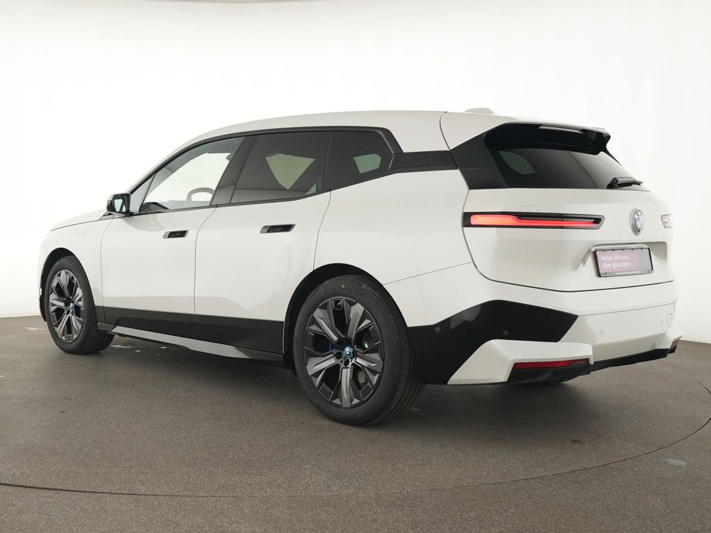 BMW iX 2023