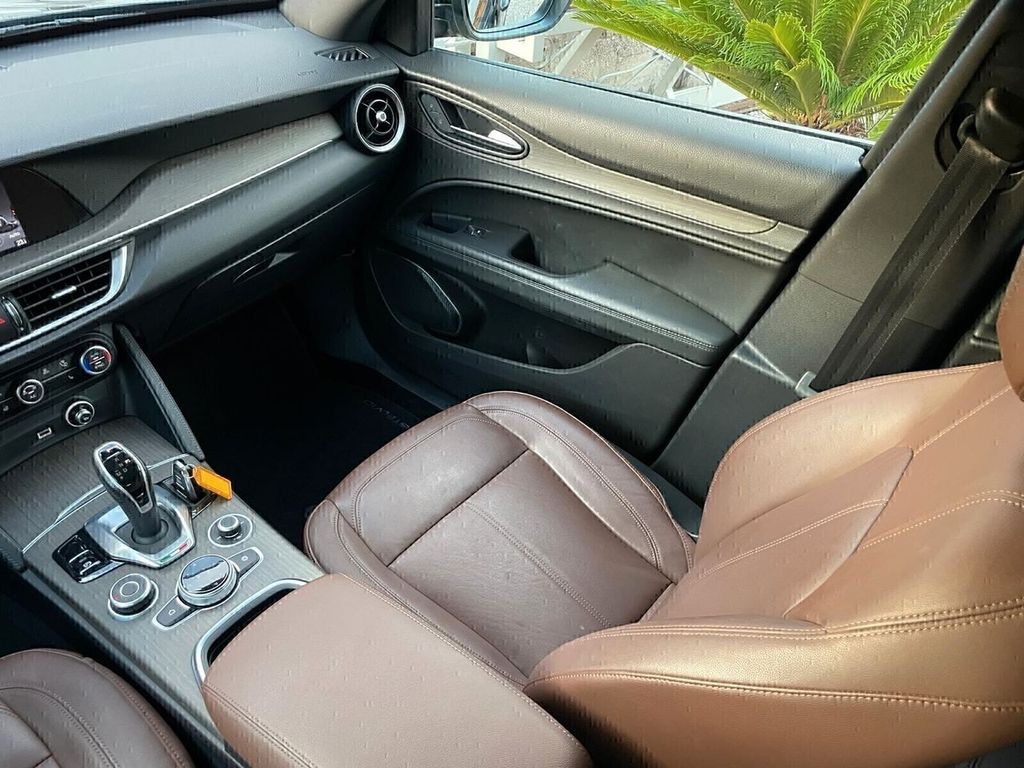 Alfa Romeo Stelvio 2022