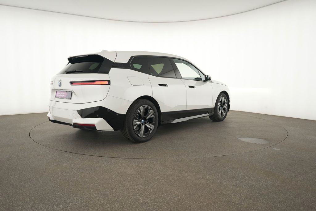 BMW iX 2023