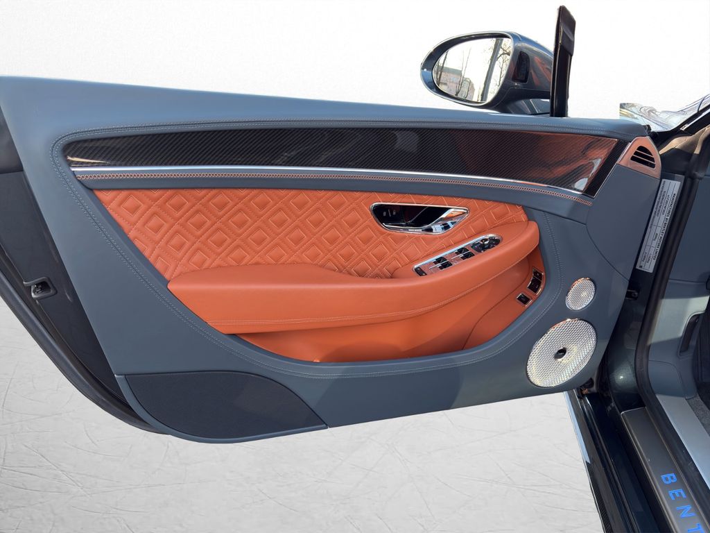 Bentley Continental GTC 2021