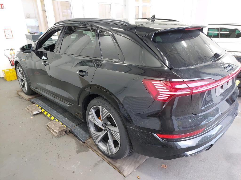 Audi e-tron 2022