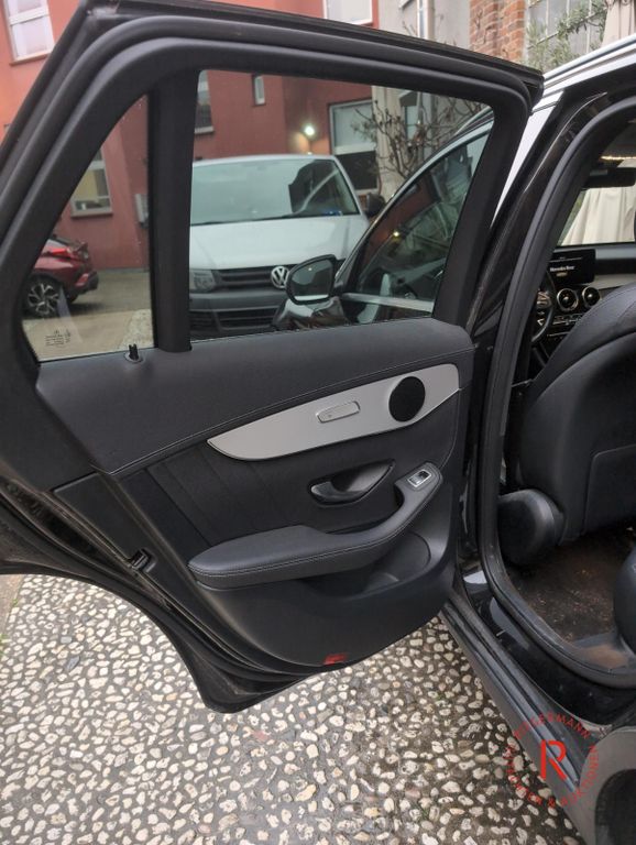 Mercedes-Benz GLC 300 2021