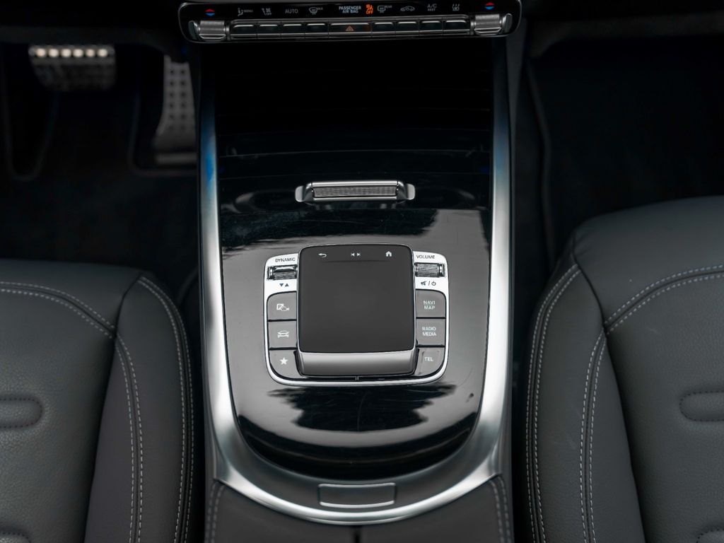 Mercedes-Benz 450 2024