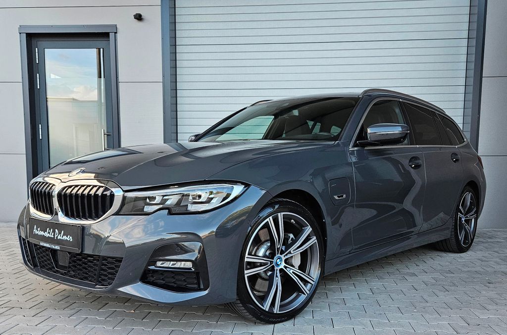 BMW 330 2022