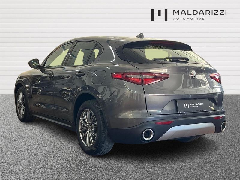 Alfa Romeo Stelvio 2021