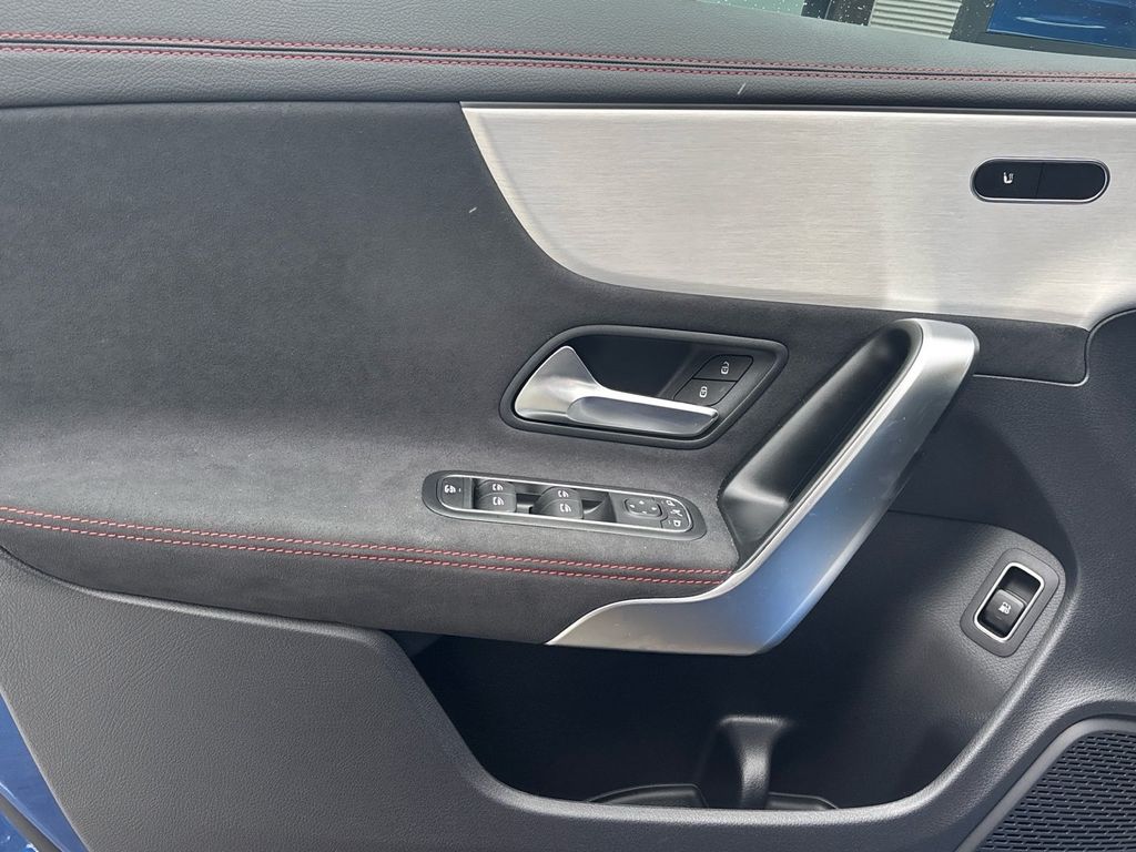 Mercedes-Benz CLA 250 2025