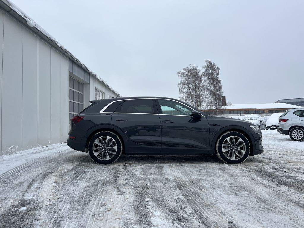 Audi e-tron 2022