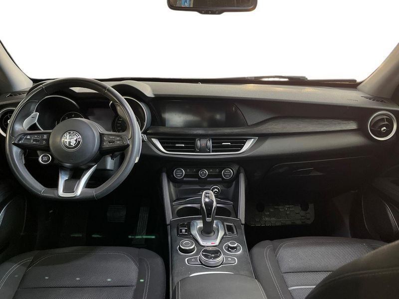 Alfa Romeo Stelvio 2021