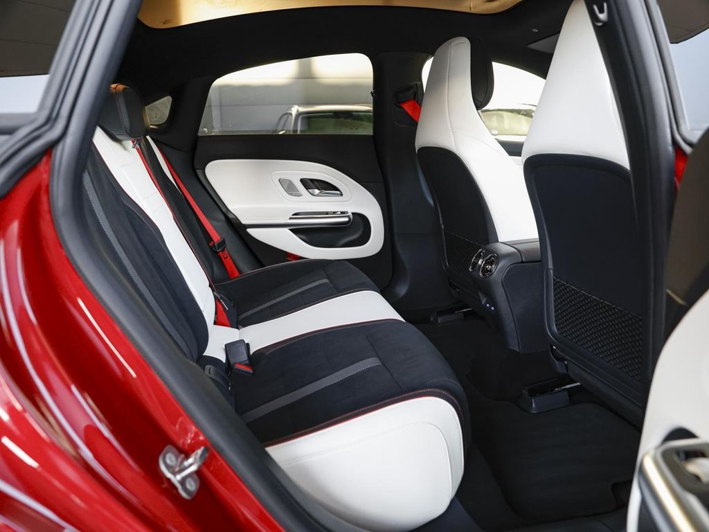 Mercedes-Benz CLA 250 2025