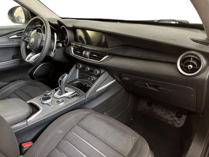 Alfa Romeo Stelvio 2021