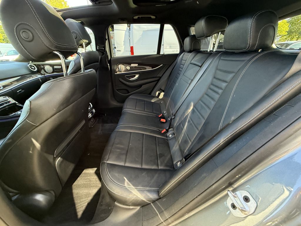 Mercedes-Benz E 300 2022