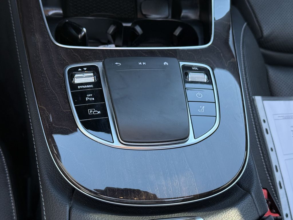 Mercedes-Benz E 300 2022