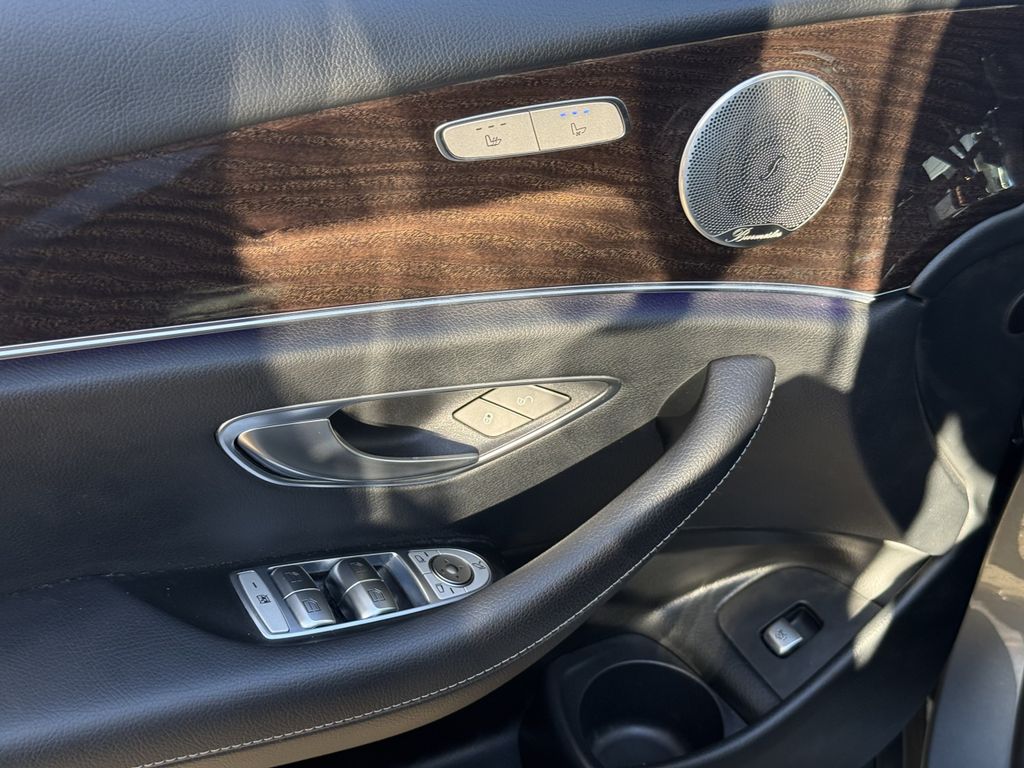 Mercedes-Benz E 300 2022