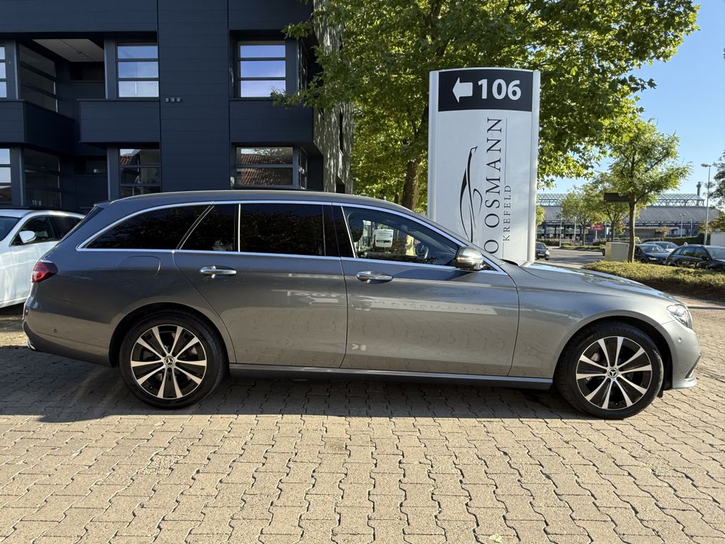 Mercedes-Benz E 300 2022