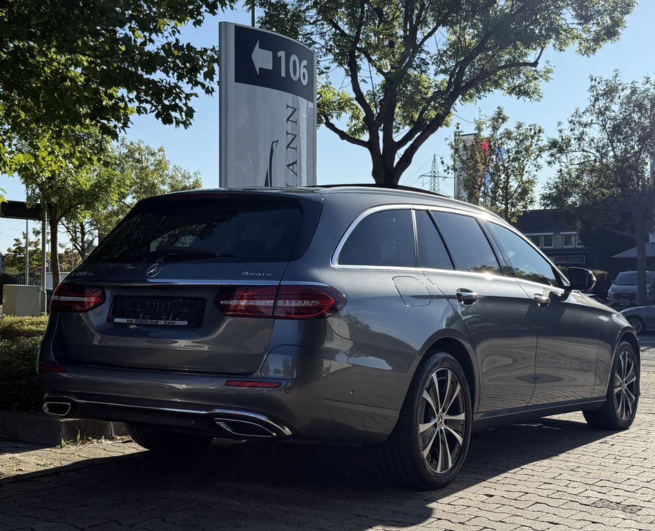 Mercedes-Benz E 300 2022