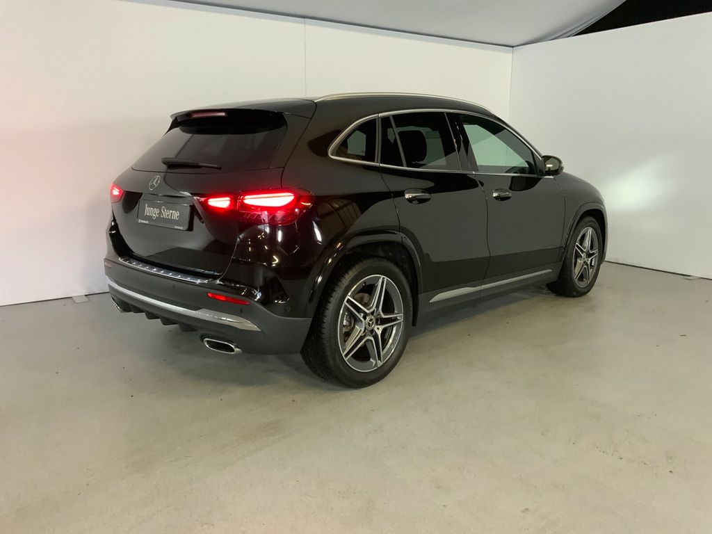 Mercedes-Benz GLA 200 2024