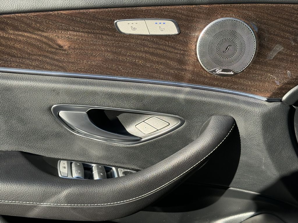 Mercedes-Benz E 300 2022