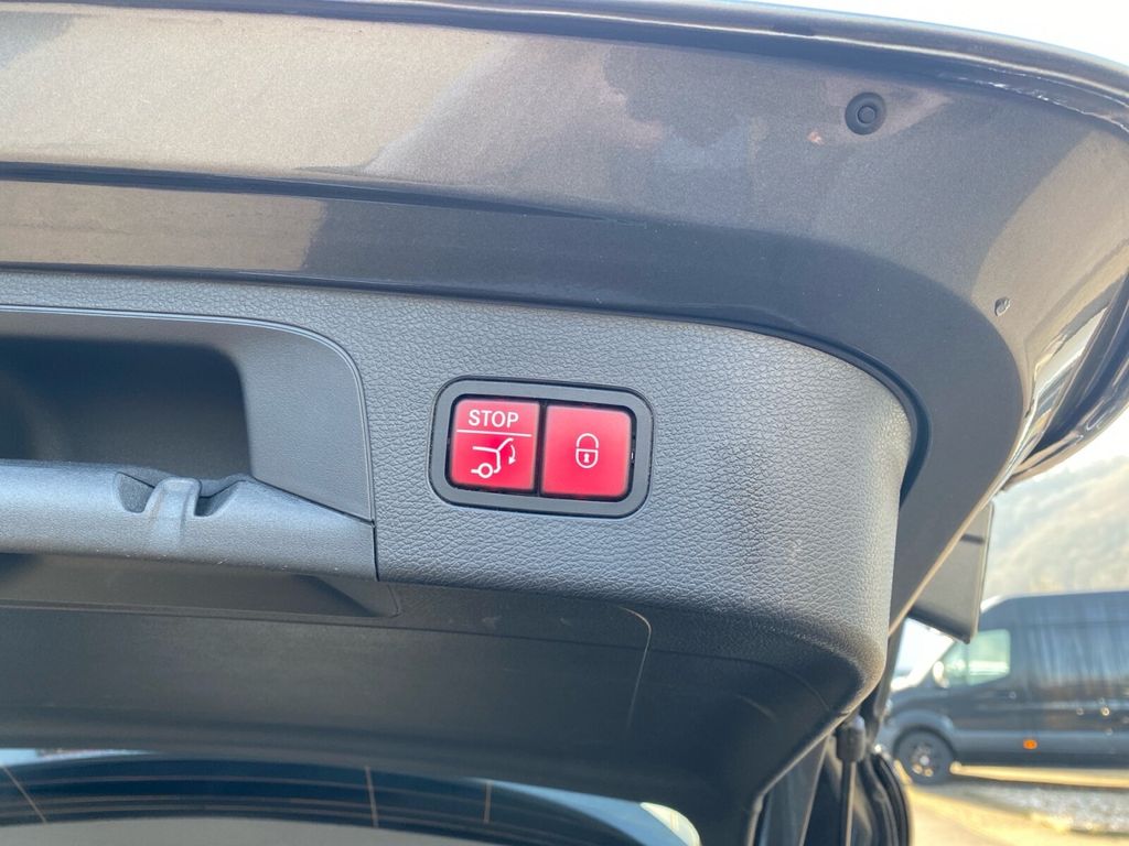 Mercedes-Benz EQC 2021