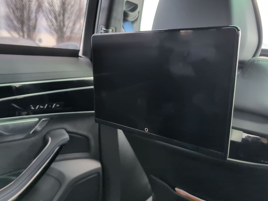 Audi A8 2022