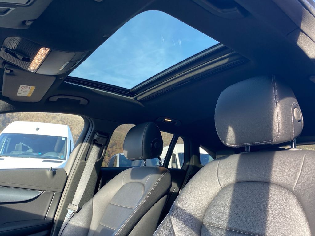 Mercedes-Benz EQC 2021