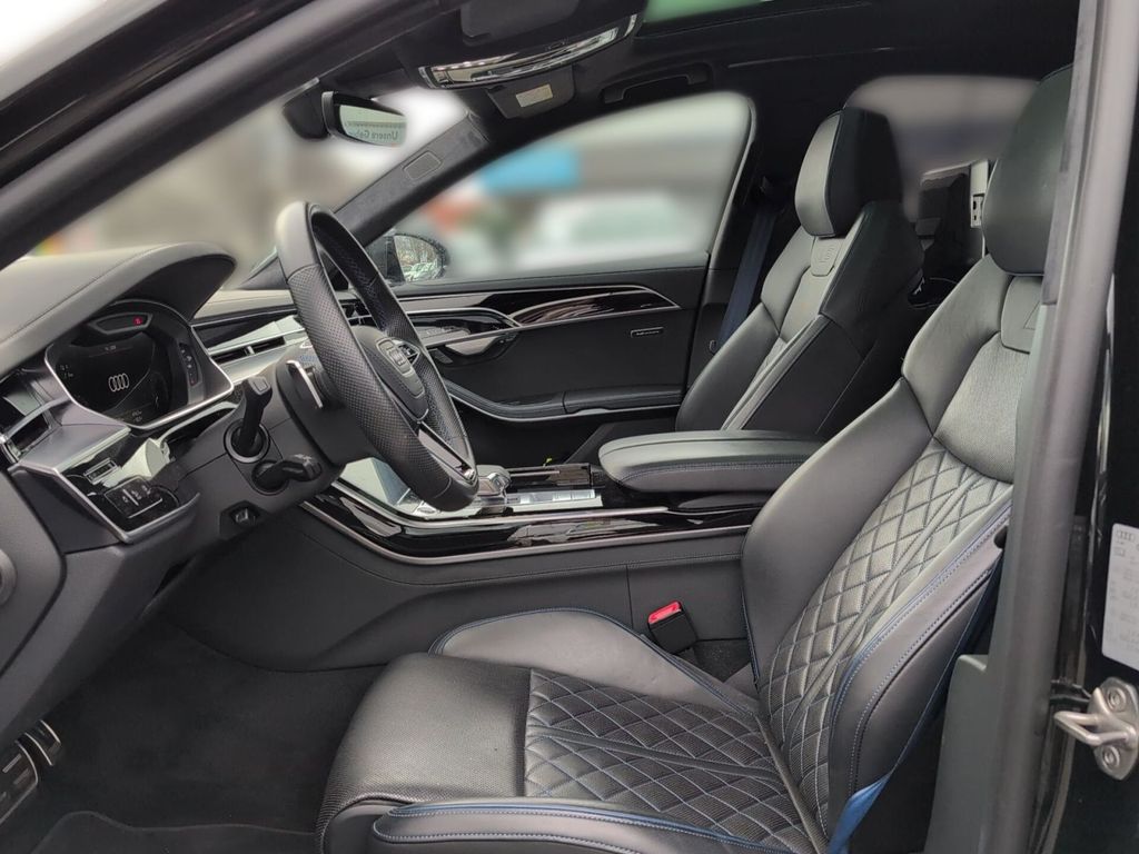 Audi A8 2022
