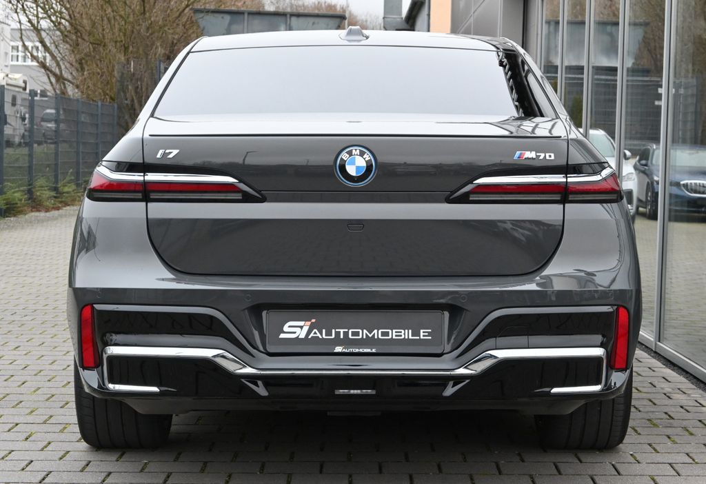 BMW i7 2024