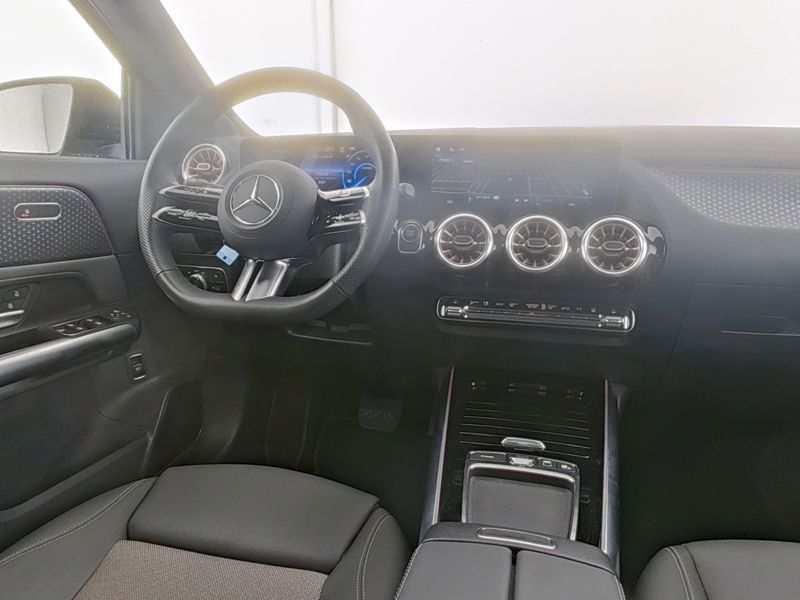 Mercedes-Benz EQA 2024