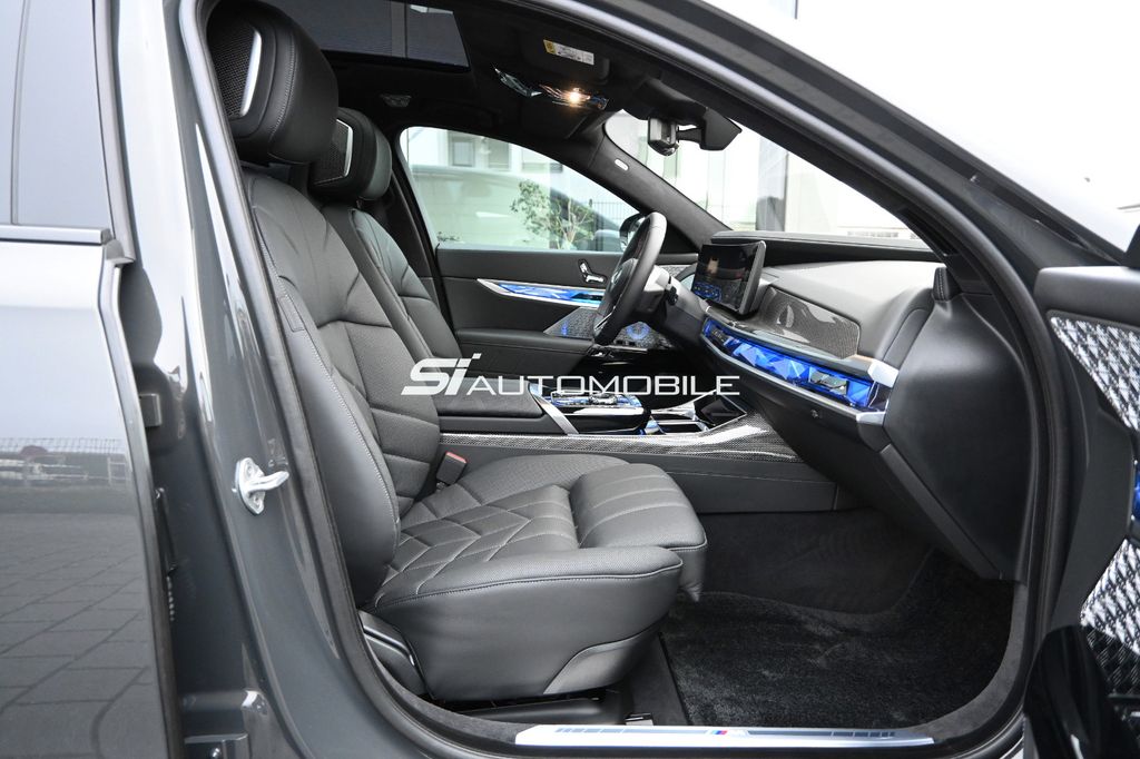 BMW i7 2024
