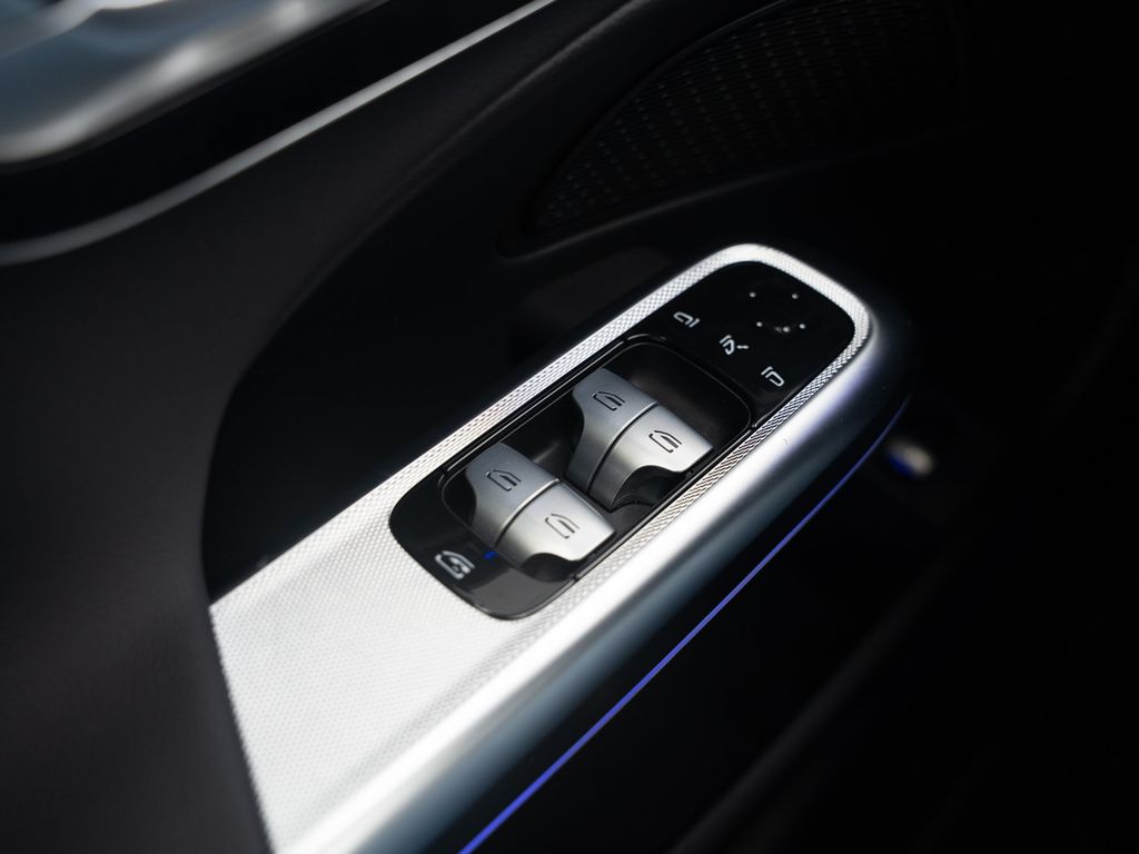 Mercedes-Benz E 220 2025