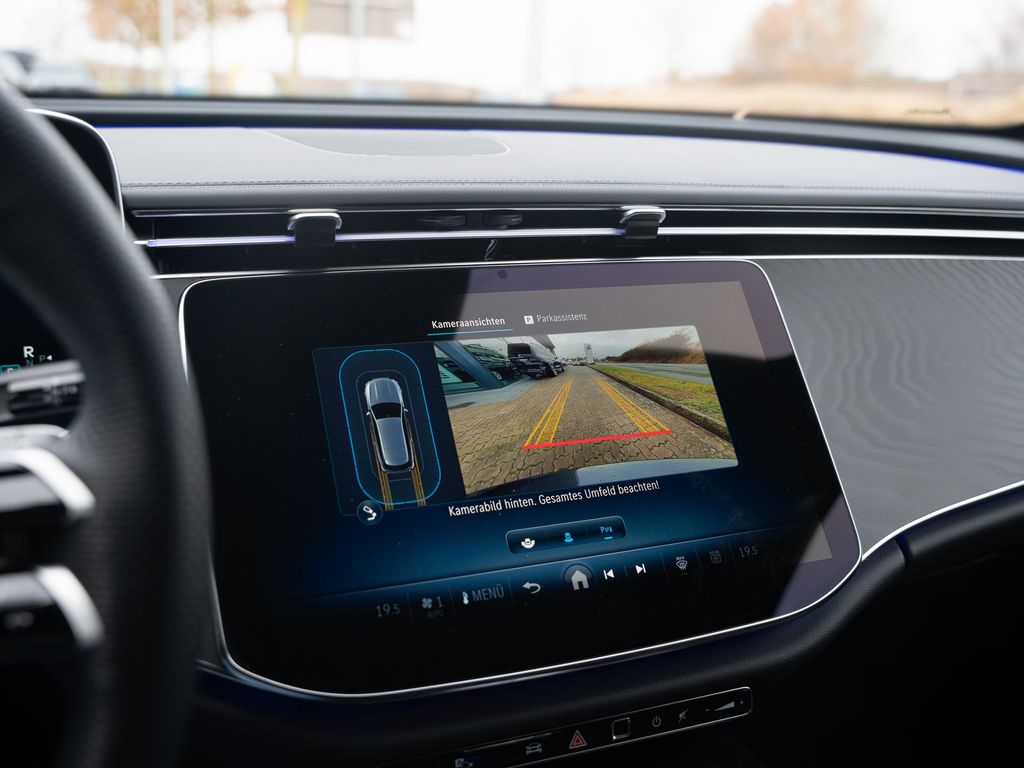 Mercedes-Benz E 220 2025