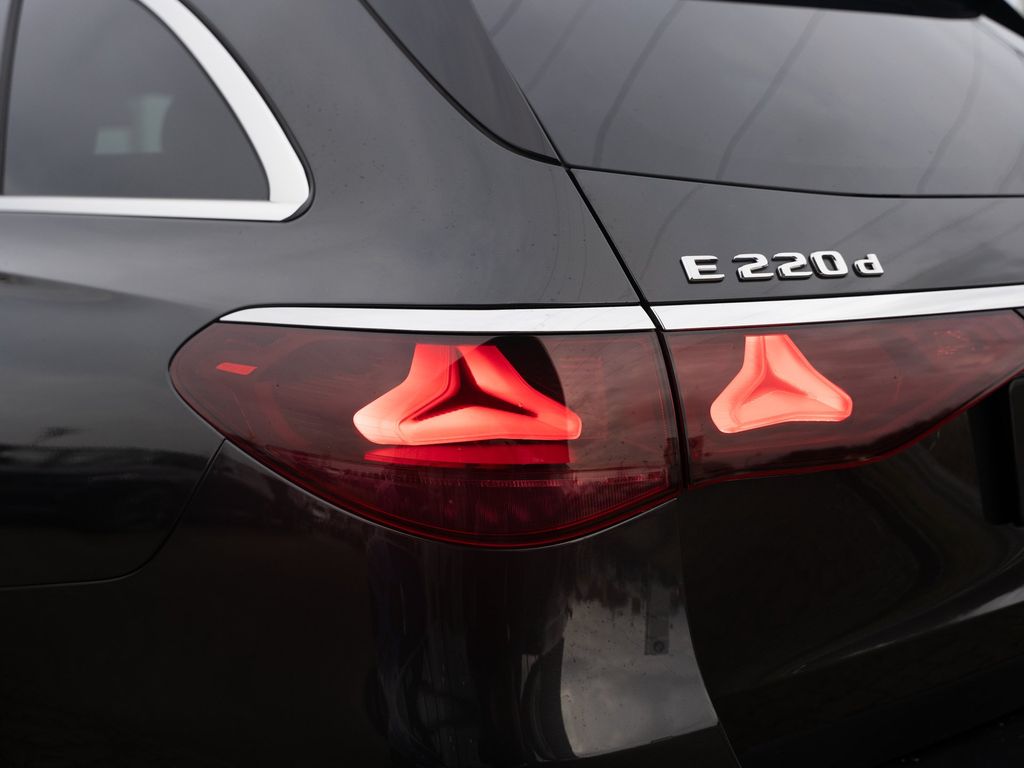 Mercedes-Benz E 220 2025