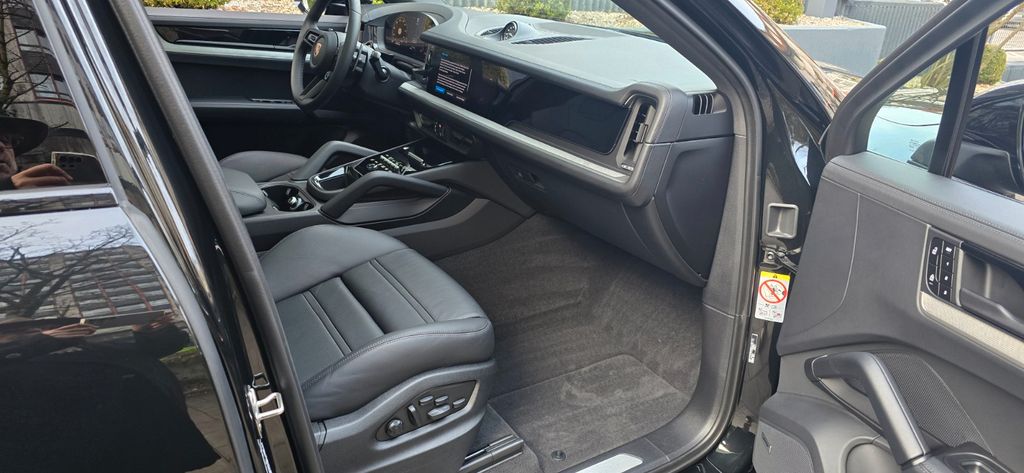 Porsche Cayenne 2025