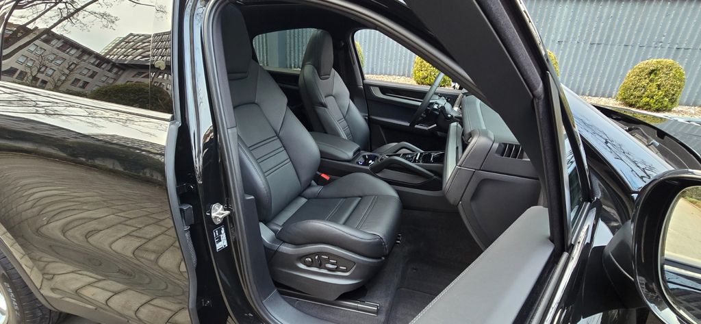 Porsche Cayenne 2025