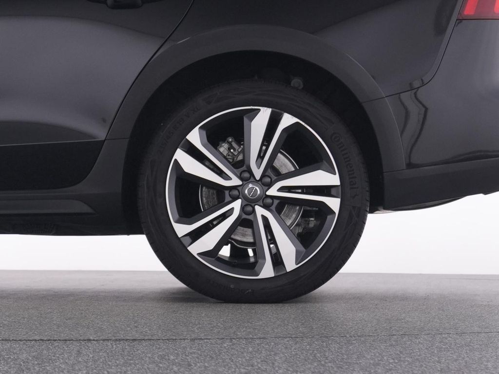 Volvo V60 Cross Country 2023