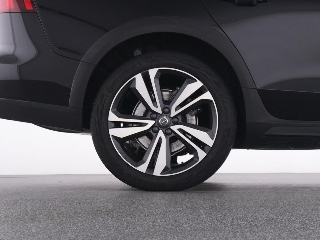 Volvo V60 Cross Country 2023
