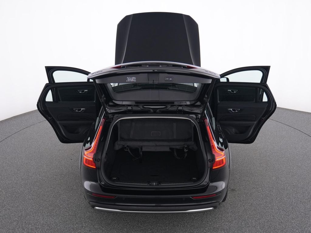 Volvo V60 Cross Country 2023