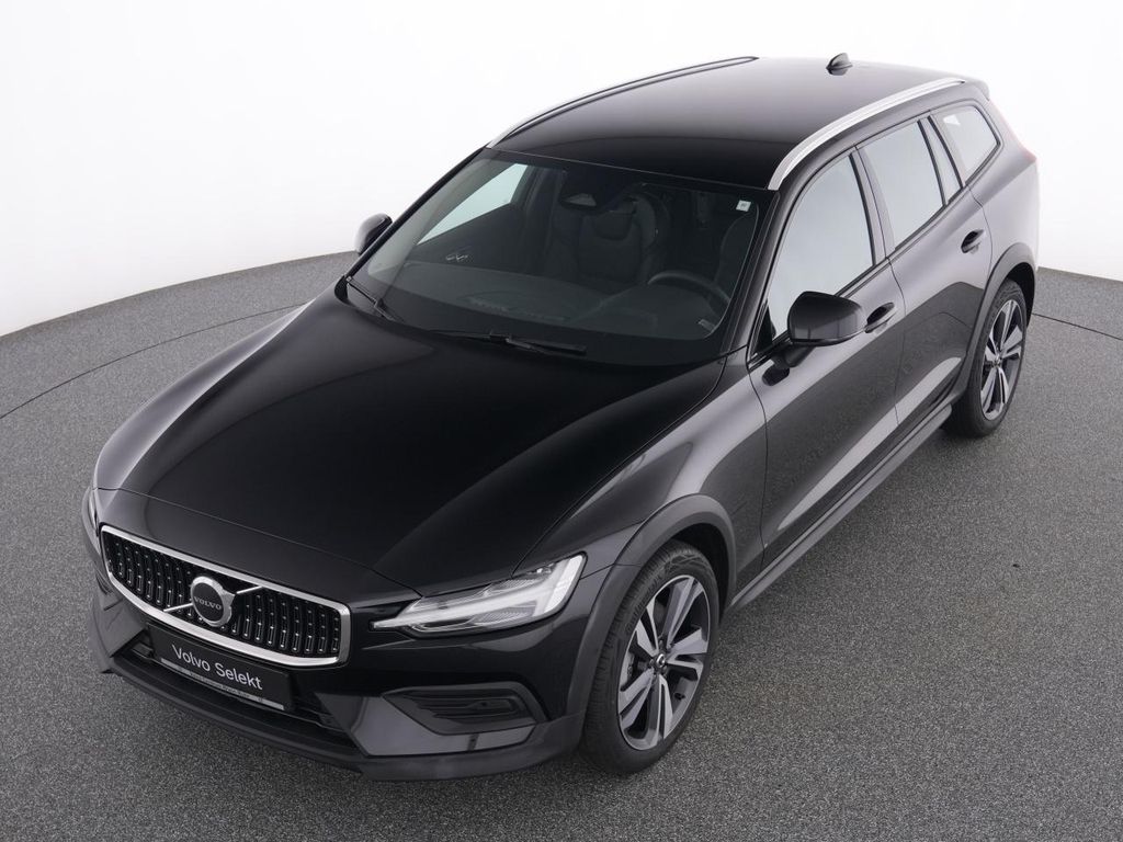 Volvo V60 Cross Country 2023