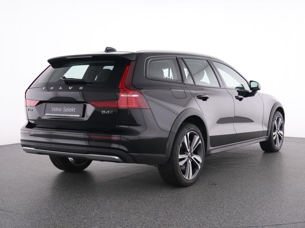 Volvo V60 Cross Country 2023